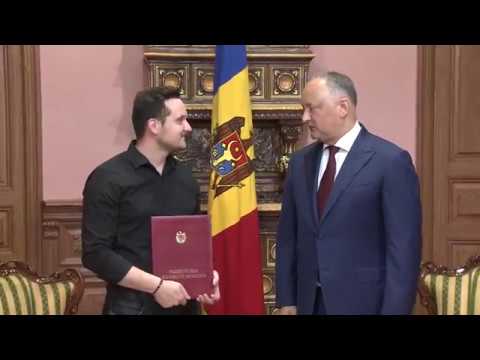 Президент Республики Молдова вручил Орден „Ordinul de Onoare” Сергею Маркочу и Почетную грамоту Марчелу Рошке 