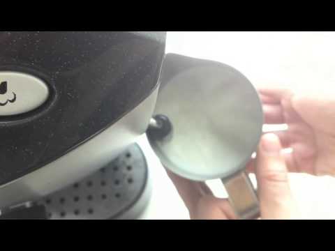 How to froth milk for latte art using home espresso machine