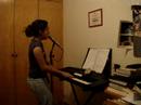 Sarinha cantando Robbie Willans