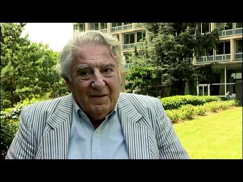 Emmanuel Anati explains the rock art