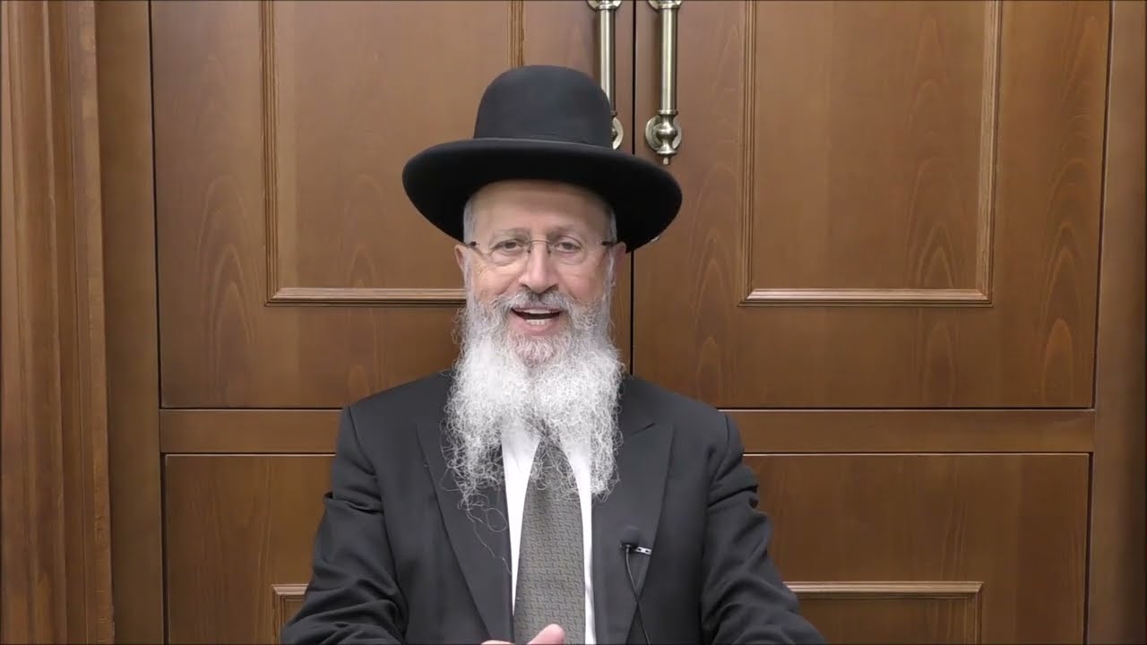 הגאון הרב אברהם יוסף שליט"א האם קליפות הראויות למאכל בהמה הן מוקצה ואסור לטלטלן ביום טוב