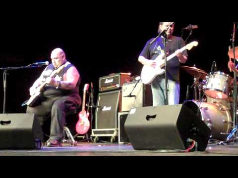 Popa Chubby vs Walter Trout live in Mutzig part 2