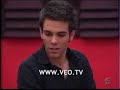 MANU CASTELLANO LE CANTA A LA INVITADA DEL CHAT