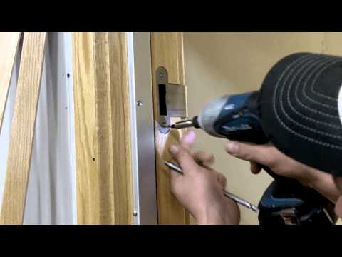 how to soundproof a door