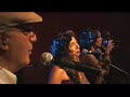 formada h� dez anos, a banda gl�ria � composta por 15 m�sicos que seguem inovando e fazendo um som �nico e elegante. eles trazem ao palco arranjos sofisticados de sambas, chorinhos, xotes, foxes, marchinhas, bai�es e maxixes. composi��es primorosas da m�sica popular brasileira, muitas delas esquecidas no tempo, s�o recuperadas e apresentadas em uma forma refinada e vibrante.
o repert�rio � vasto: s�o mais de uma centena de m�sicas cuidadosamente selecionadas e arranjadas. entre elas est�o composi��es de chico buarque, wilson batista, noel rosa, geraldo pereira, tom jobim, pixinguinha, braguinha, ary barroso, assis valente, pedro caetano, lupic�nio rodrigues,dorival caymmi, paulinho da viola, lamartine babo, ataulfo alves, djavan, cartola e gilberto gil e outros.
atualmente a banda gl�ria se apresenta nos sal�es da aldeia turiassu, de 15 em 15 dias as sextas-feiras.
por ser uma big band, a banda gl�ria � capaz de se desmembrar, se adaptar, dar origem a bandas menores e oferecer servi�os especiais de m�sica ao vivo para eventos sociais, festas, lan�amentos de produtos, conven��es e congressos.

integrantes
vozes: fred mazzucchelli, josyane melo, andreia dias, rubi.
saxofones e flautas: simone julian, lloyd bonnemaison, fernando butrico, dado magnelli
bateria: guilherme  kastrup
percuss�o: chico valle, beto  schkolnick
cavaquinho: milton mori
viol�o 7  cordas: luciano barros e gustavo
ruiz
teclados: camila  lordy 
baixo: maur�cio freire 
guitarra: akira ueno

www.bandagloria.com.br