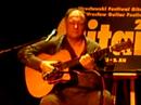 un grande chitarrista fingerstyle,
concerto raccolto da bocca aperta..