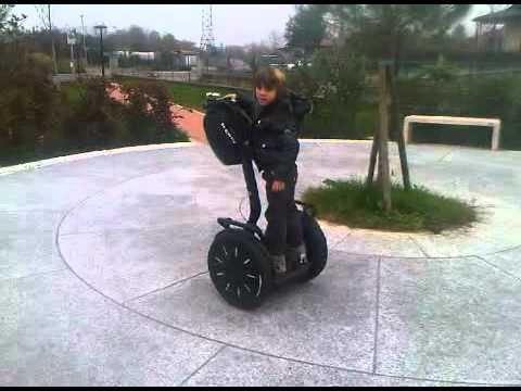 SSEGWAY - enea 5 anni guida il Segway.