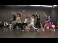 Christina Aguilera - Beautiful People (Burlesque OST)