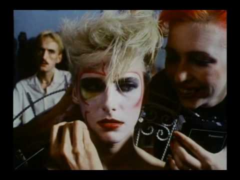 Network Awesome - Tue, Sep 16 "Punk rock was the tsunami that threatened to drown us all in 1977." -Pete Townshend