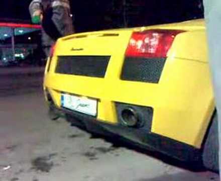Lamborghini Gallardo revving