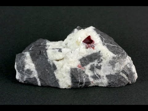 シナバー(辰砂) / 中国産|天然石 通販 キラリ石の鉱物解説 シナバー(辰砂) / 中国産|天然石 通販 キラリ石の鉱物解説