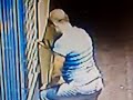 cacasotto di notte al distributore di tabacchi caserta