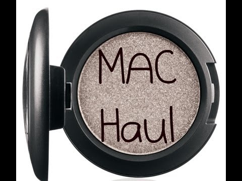 MAC Tres Chic - This is what I got from Apres Cheek and the pressed pigments collection. Sadly I already had the 2 MSFs from Apres Cheek, I also included a pressed pigment f...
