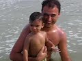 Lucas tomando um caldo