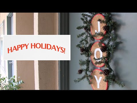 how to attach xmas wreath to door