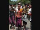 Myanmar Army open fire to clear protesters off  (27 Sept 07)