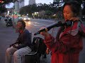 Tanya et Dorise jouent un morceau fort en histoire...