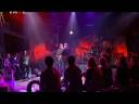 oz je hard rock bend?jesu,ali opet....oni sviraju funk?istina.a jazz?mozda i punk?naravno!pa sta to znaci?nista lakse..oz (sto je u biti skracenica od ovako zvucimo) je bend koji jednostavno voli stvarati i svirati rock and roll,u svim njegovim oblicima.spajanje klasicnog hard rocka i funka na moderan nacin jest glavna odrednica ovog benda. clanovi benda su:luka siljeg(glas),vinko pavlovi?(gitara),elvis srsen(bubnjevi) te davor ?ubela(bas).bend je nastao 2005 godine u plocama kada je snimljen i demo.iste godine,nakon mnogo legendarnih svirki u lokalnim okvirima, odlucuju unaprijediti svoj zvuk te snimiti svoj prvi studijski album kod poznatog hrvatskog rock producenta denykena.krajem 2006 bend je napokon potpisao za najpotentniju izdavacku kucu u hrvatskoj menart. album prvijenac od 16.5.2008.mo?ete potra?iti u prodaji! materijal je nazvan 'pakao u kojem ple?emo', a snimljen je u studiju present.