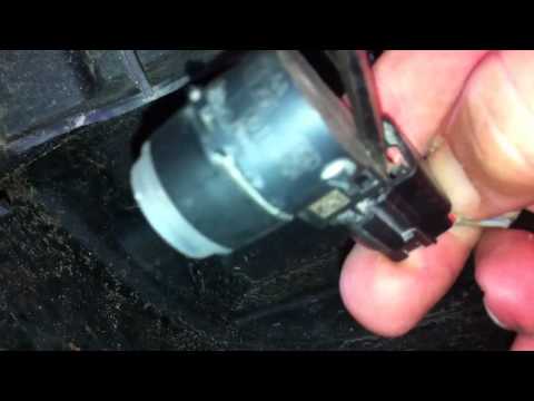 Removing Rear Back Up Sensor from Wiring Harness – Chrysler Aspe