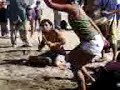 el tananas bailando musica de tambores en la isla de la piedra