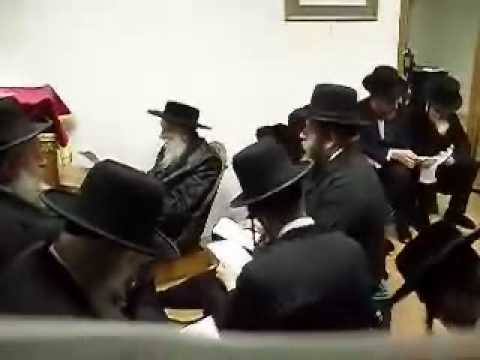 Satmar Rebbe the ‘Beirach Moshe’ saying Eicha