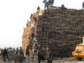 Scheveningen Zuiderstrand 2008/2009 - Oudejaarsdag - Toren van pallets Scheveningen Zuiderstrand 2008/2009 - Oudejaarsdag - Toren van pallets