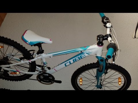 Видео о Велосипед Cube KID 240 GIRL white-blue