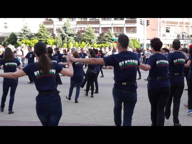 Участие във фестивала "Тъпан бие, хоро се вие" гр.Казанлък 2015 г.
