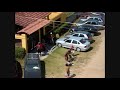 Ferias de dezembro em caragua. tava no apartamento quando um carro para e sai um monte de pessoa que começam a dançar creu em frente a casa de alguem. muito engraçado