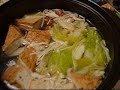 また鍋の季節になりましたね 我が家ではこの季節になると週に２，３回は鍋料理になります、ＣＯＣＯちゃんは毎回テーブル脇で白菜を盗もうと狙