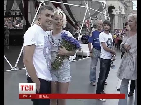 Тина Кароль стала вдовой