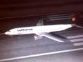 Lufthansa Boeing 737-400 landing 22R in JFK