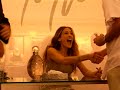 i am so lucky to meet my idol sarah jessica parker ;) she is so sweet and nice... i met her in lord and taylor which she signed he latest perfume 
