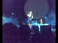ninet singing in the rain