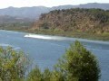 Hidroaviones cargando agua en el embalse de Flix