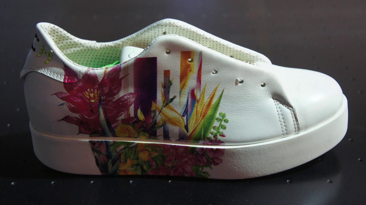 Decorazione diretta su sneakers