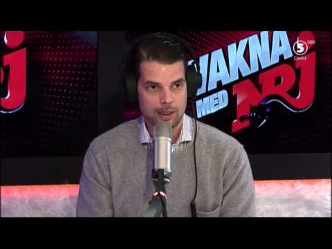 Alex Schulman tvingas säga något snällt om Özz Nûjen - VAKNA med NRJ