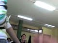 jejeje aki esta este personaje k te explica como se pone un tampon, al final lo tiene k explicar natalia pro weno...xd