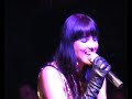 mayday invites singer tara mcdonald for vintage. she is the opposite of vintage with her new summerhit: delirious with david guetta... dit keer geen oude hits maar de hits van nu! tara mcdonald is pas net bezig maar heeft al een aantal wereldhits ingezongen. ze scoorde met armand van helden 'mymymy', axwells 'feel the vibe', todd terry's get down en de zomerhit 'delirious' van david guetta. mayday boekte haar al met gaypride vanwege haar geweldige stem, en vroeg haar terug voor vintage.. 30.12.08 15 min