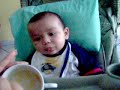 Isaias Miguel con su tercera papilla