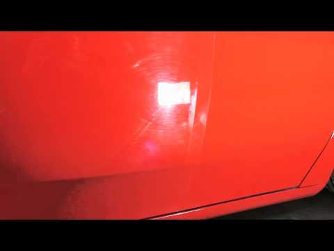 Ferrari Lackpolitur & Lackpflege beim Autoputzer. Scratch removing.