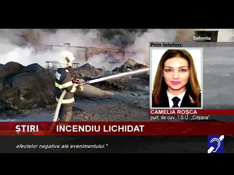 Incendiu toxic la un depozit de deșeuri din plastic, la Salonta