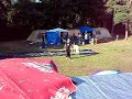op de camping zelf... glijbaan met zeep op de baan en alcohol in het bloed.. dat komt goed:S