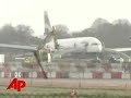 Raw Video: Heathrow Emergency Landing