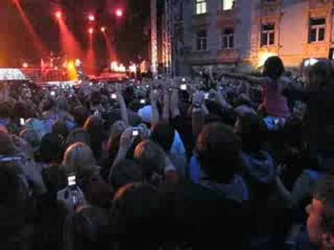 Slika Avril Lavigne @ Leoben (0) YouTube Preview Image