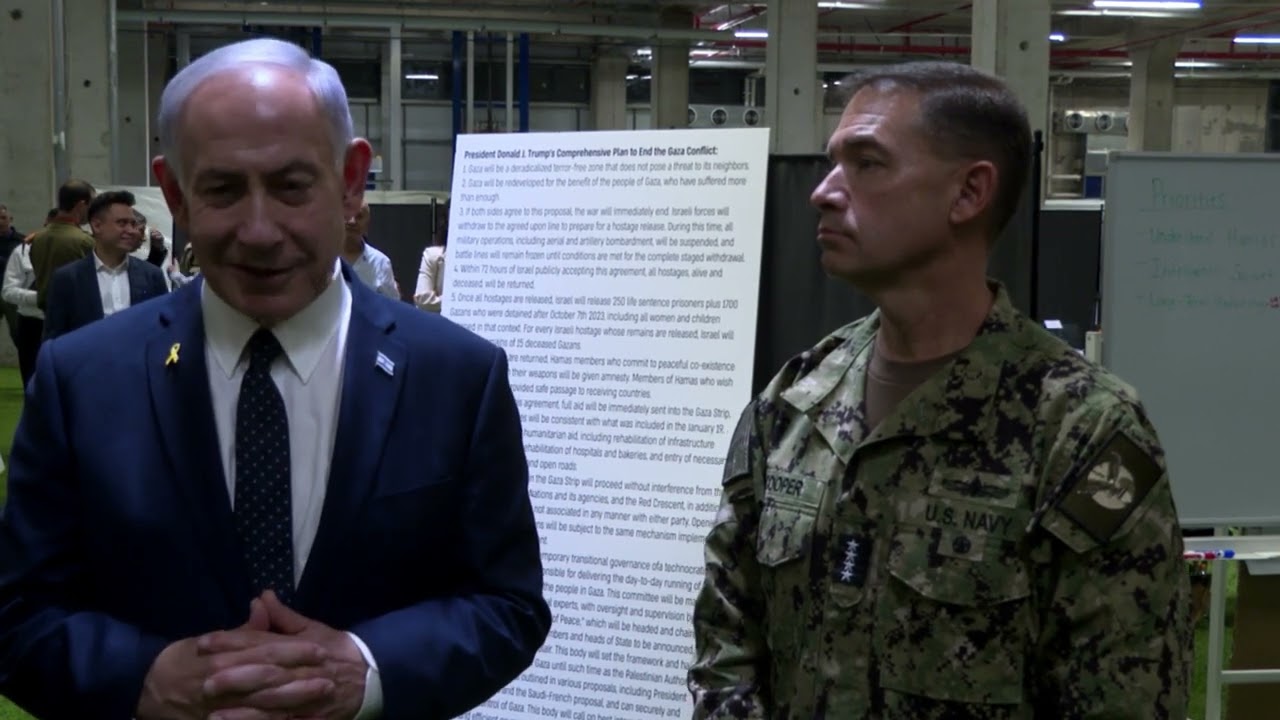 ראש הממשלה נתניהו במרכז לתיאום צבאי-אזרחי בקריית גת