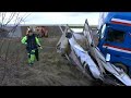 Tir wypad� z drogi na starej "tr�jce". To cud, �e kierowcy nic si� nie sta�o 
