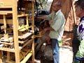 Máquina semi-automática para fazer pisos