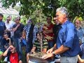Baumkritik einer eigenwilligen Bonsai Gestaltung während des Spätsommertreffens von Walter Pall in Attenham.