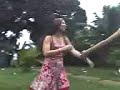 Duas Bebadas dancando Los Hermanos